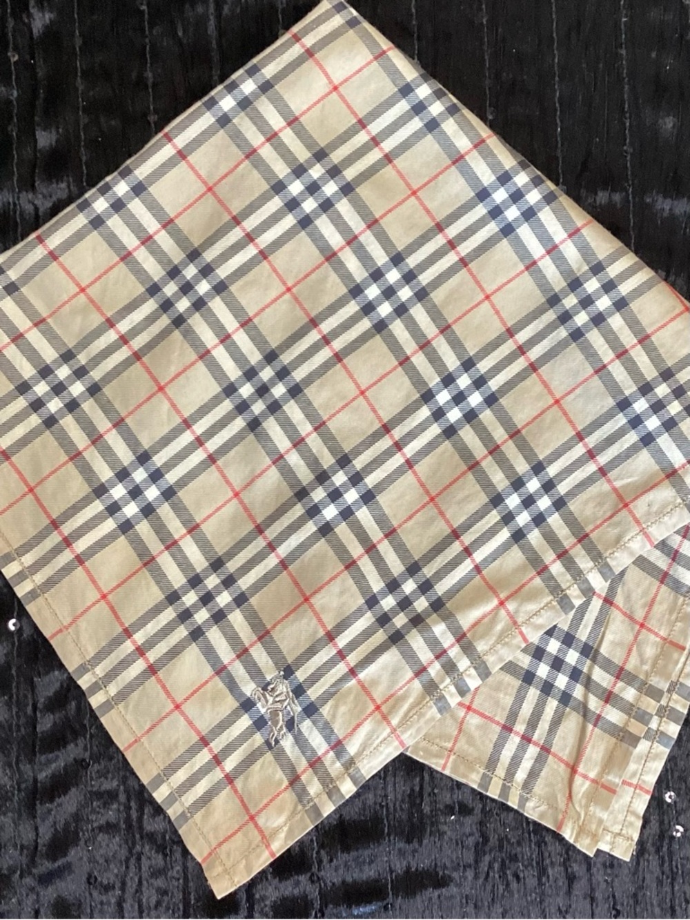 Vintage Burberry Beige Plaid Square with Black, White and Red Lines 18.5 x 18.5 - Picture 1 of 7
